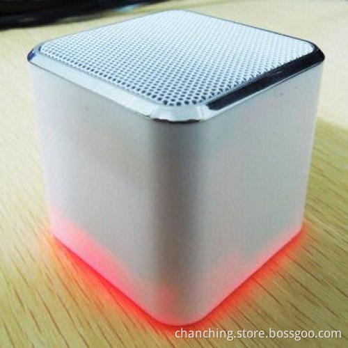 Portable Mini Speaker, Frequency Response of 150 to 20KHz